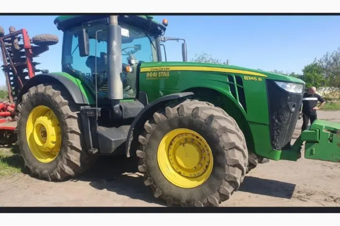Трактор John Deere 8345R- фото № 3