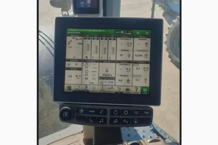 Трактор John Deere 8345R- фото № 4