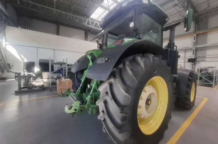 Трактор John Deere 8R 340- фото № 10