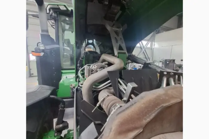 Трактор John Deere 8R 340- фото № 9