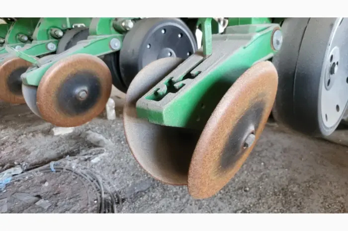 Сівалка точного висіву пневматична John Deere 1745- фото № 14