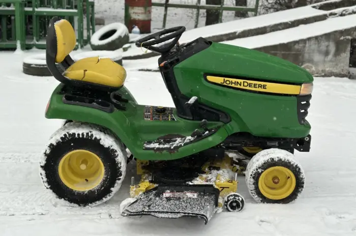 Газонокосарка John Deere X320 в наявності- фото № 7