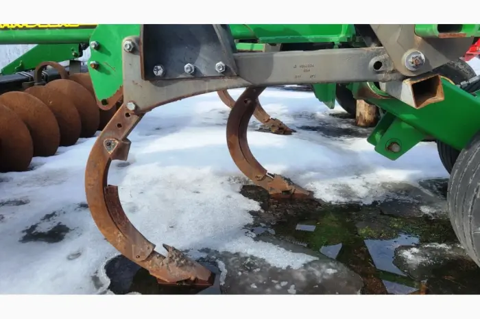 Продаж Дисковий глибокорозпушувач John Deere 2720 Disk Ripper- фото № 10