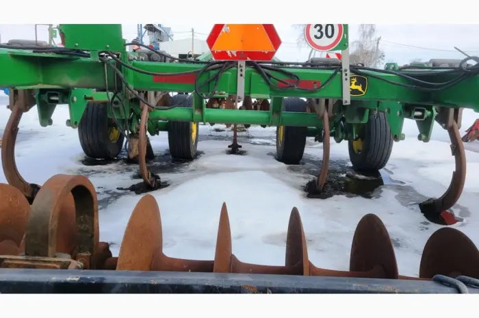 Продаж Дисковий глибокорозпушувач John Deere 2720 Disk Ripper- фото № 8