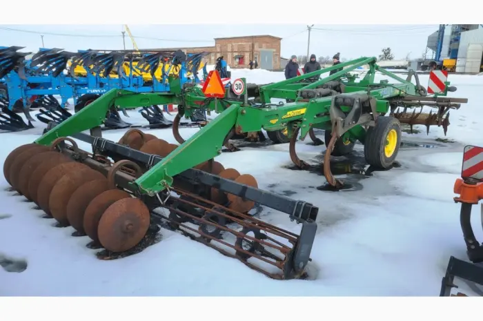 Продаж Дисковий глибокорозпушувач John Deere 2720 Disk Ripper- фото № 9