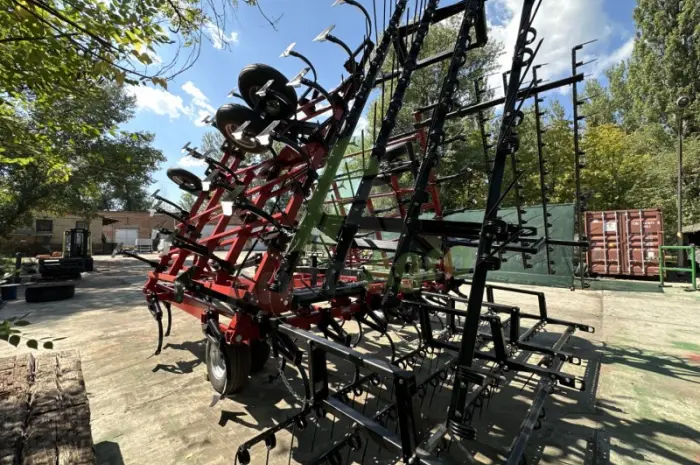Культиватор Case IH Tiger-Mate 2 шириною 11 метрів- фото № 2