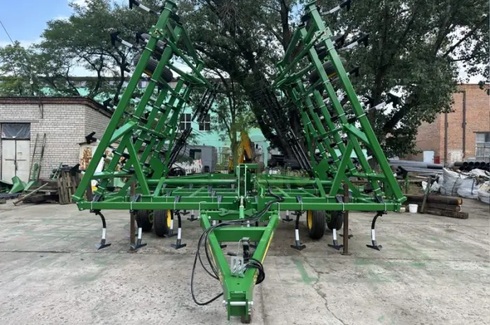 Культиватор John Deere 980 шириною 11 метрів- фото № 1
