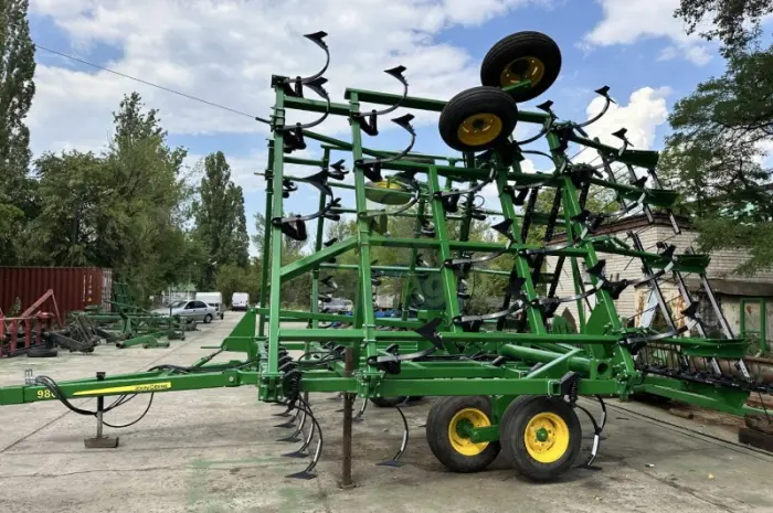 Культиватор John Deere 980 шириною 11 метрів- фото № 11