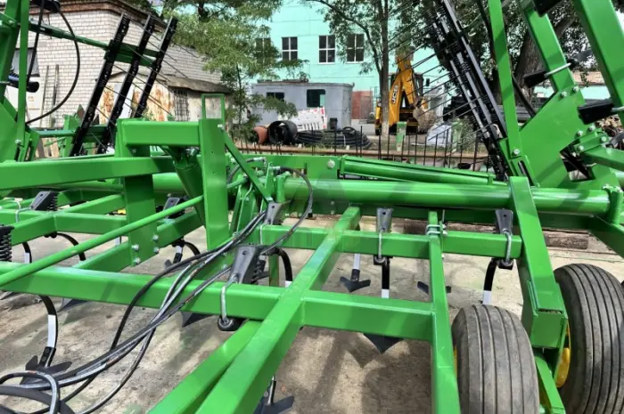 Культиватор John Deere 980 шириною 11 метрів- фото № 15