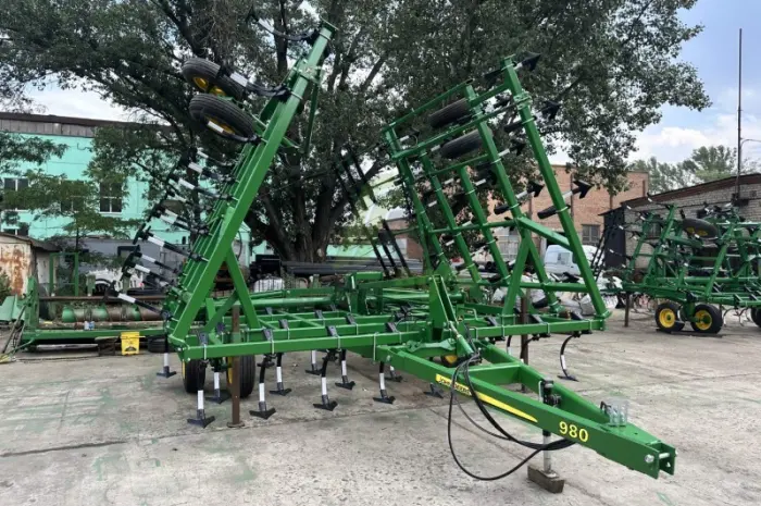 Культиватор John Deere 980 шириною 11 метрів- фото № 2