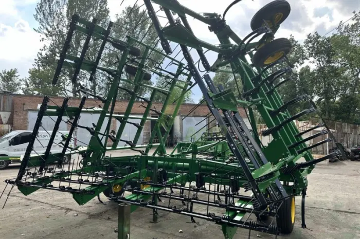 Культиватор John Deere 980 шириною 11 метрів- фото № 6