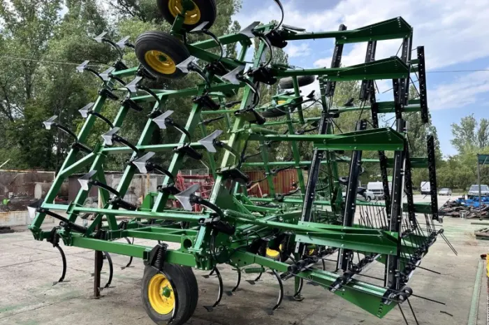 Культиватор John Deere 980 шириною 11 метрів- фото № 9