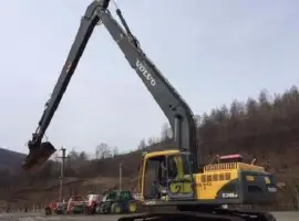Зображення для оголошення Гусеничный экскаватор Volvo EC240BLR
