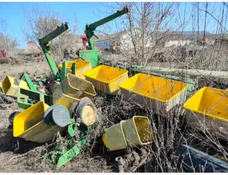Зображення для оголошення Сівалка John Deere 7000 (продаж секцій попарно). ЗАПЧАСТИНИ