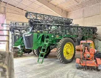 Зображення для оголошення Обприскувач John Deere 4940