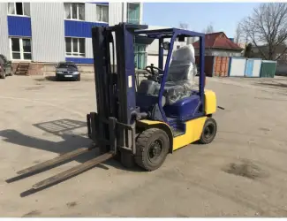 Зображення для оголошення Сдам в аренду погрузчик Komatsu FD25T-14, 2500 кг, 4500 мм подъем, каретка, вагонник