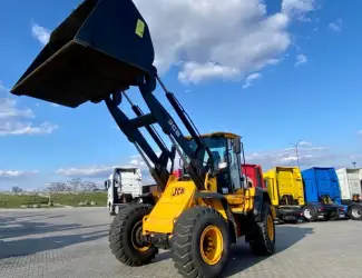 Зображення для оголошення Фронтальний навантажувач JCB 437 2015 року