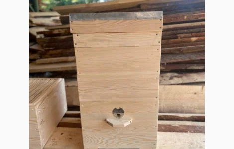 Улей Дадан 10-рамочный (корпус + 2 магазина) "под ключ"