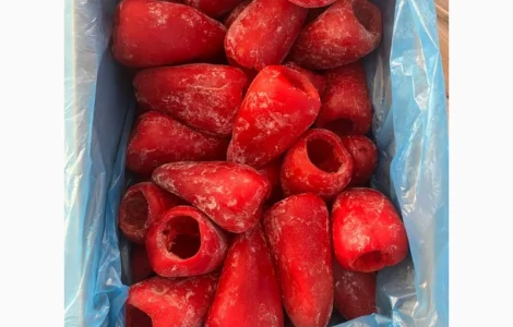 Продам перец целый красный замороженный