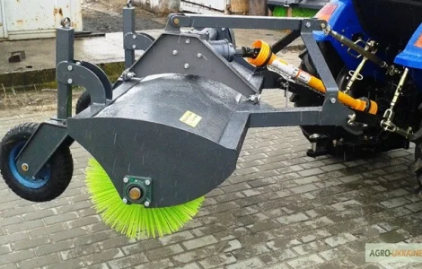 Комунальна дорожня щітка 1.5/2.0 м (без кардана) для трактора