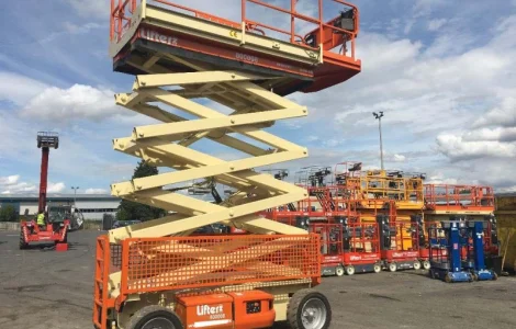 Ножничный подъемник JLG 4069LE. Строительная техника