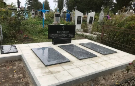 Продам пам'ятники для могил від виробника з 10 штук