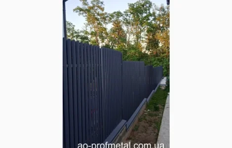 Забор из евроштакетника