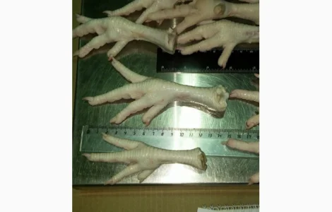 Є покупці курячих лапок