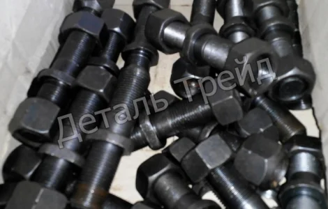 Шпилька и гайка ступицы 2ПТС-4