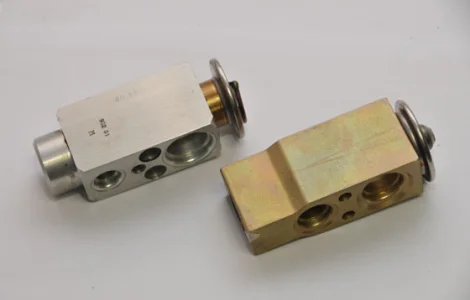 Клапан расширительный трв кондиционера Massey Ferguson: 001017143, 3902334M9