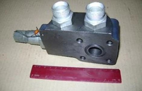 Клапан предохранительный  производства ХТЗ под НШ-32 трактора ХТЗ 151.40.039-4 и НШ-50 тра