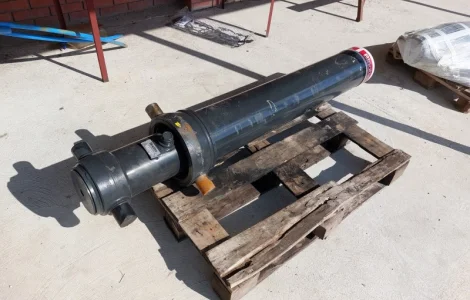 Шток гідроциліндр Binotto 7m на полуприцеп прицеп самосвал