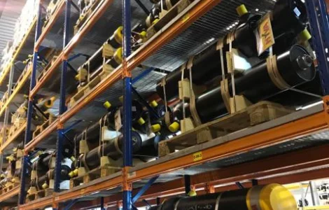 Гидроцилиндр 3-х штоковый, фронтальный с внешним кожухом (FC149-3-04270)