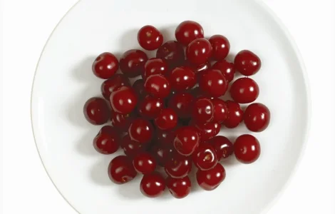 Вишню с косточкой куплю