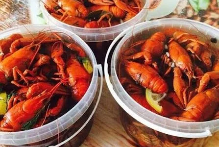 Продам вареных и живых раков разных размеров