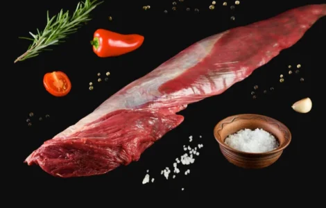 Продажа говяжьей вырезки 0,7–1,4 кг охлажденная