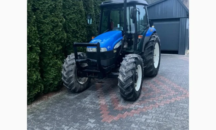 Трактор New Holland 2006 всього 2150 мотогодин - фото № 17