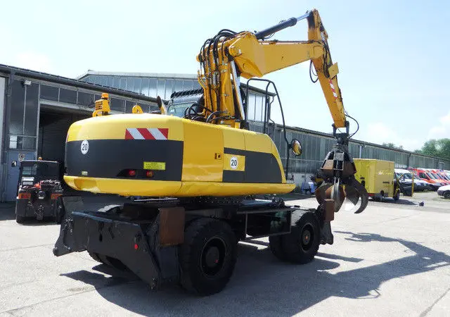 Колесный экскаватор JCB JC 200 W - фото № 4