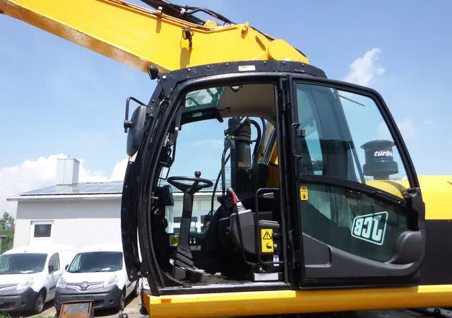Колесный экскаватор JCB JC 200 W - фото № 7