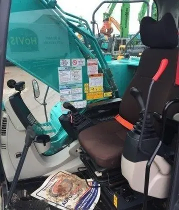 Гусеничный экскаватор Kobelco SK210LC - фото № 15