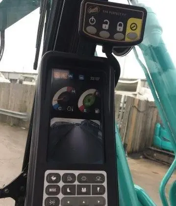 Гусеничный экскаватор Kobelco SK210LC - фото № 12