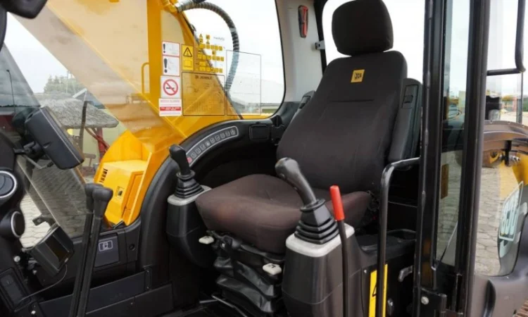 Гусеничный экскаватор JCB JS 290 LC - фото № 11