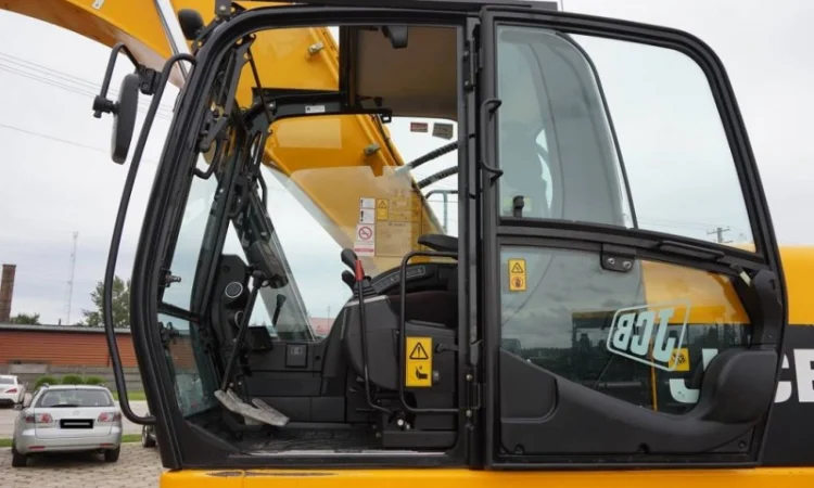 Гусеничный экскаватор JCB JS 290 LC - фото № 14