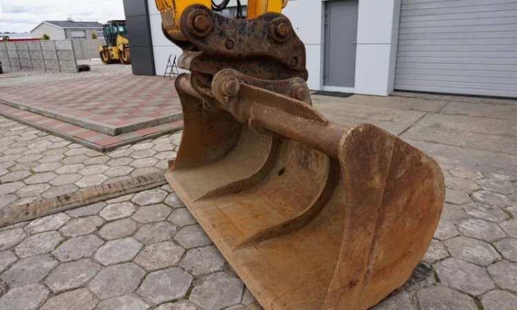 Гусеничный экскаватор JCB JS 290 LC - фото № 6