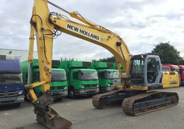 Гусеничный экскаватор New Holland E265B - фото № 1
