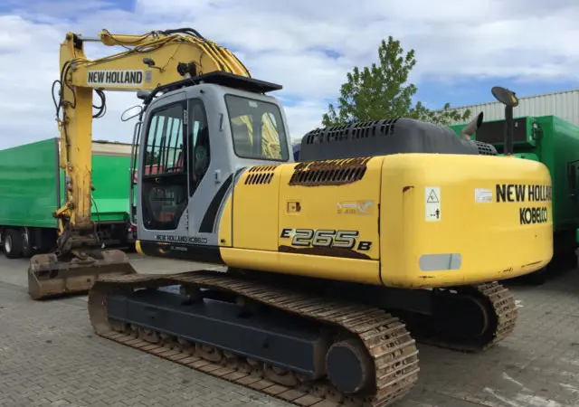 Гусеничный экскаватор New Holland E265B - фото № 4