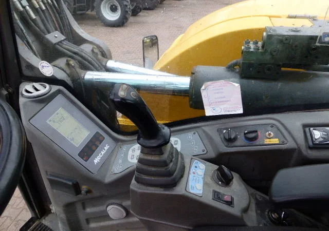 Колесный экскаватор Mecalac 714MW - фото № 5