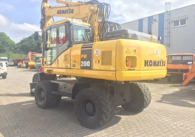 Колесный экскаватор Komatsu PW200 - фото № 10