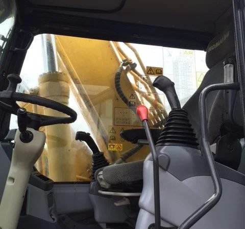 Колесный экскаватор Komatsu PW200 - фото № 4
