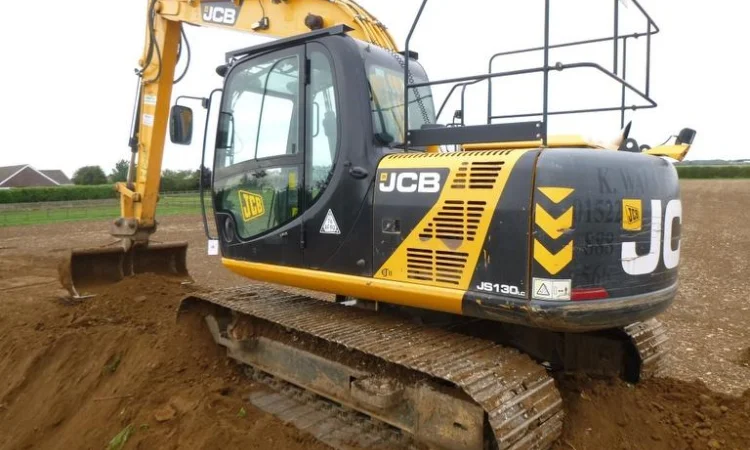 Гусеничный экскаватор JCB JS130LC - фото № 11